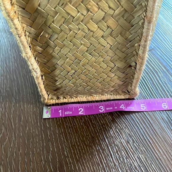 🏯Handmade Ten Thousand Villages straw weaved Tote natural sold out - Picture 6 of 14